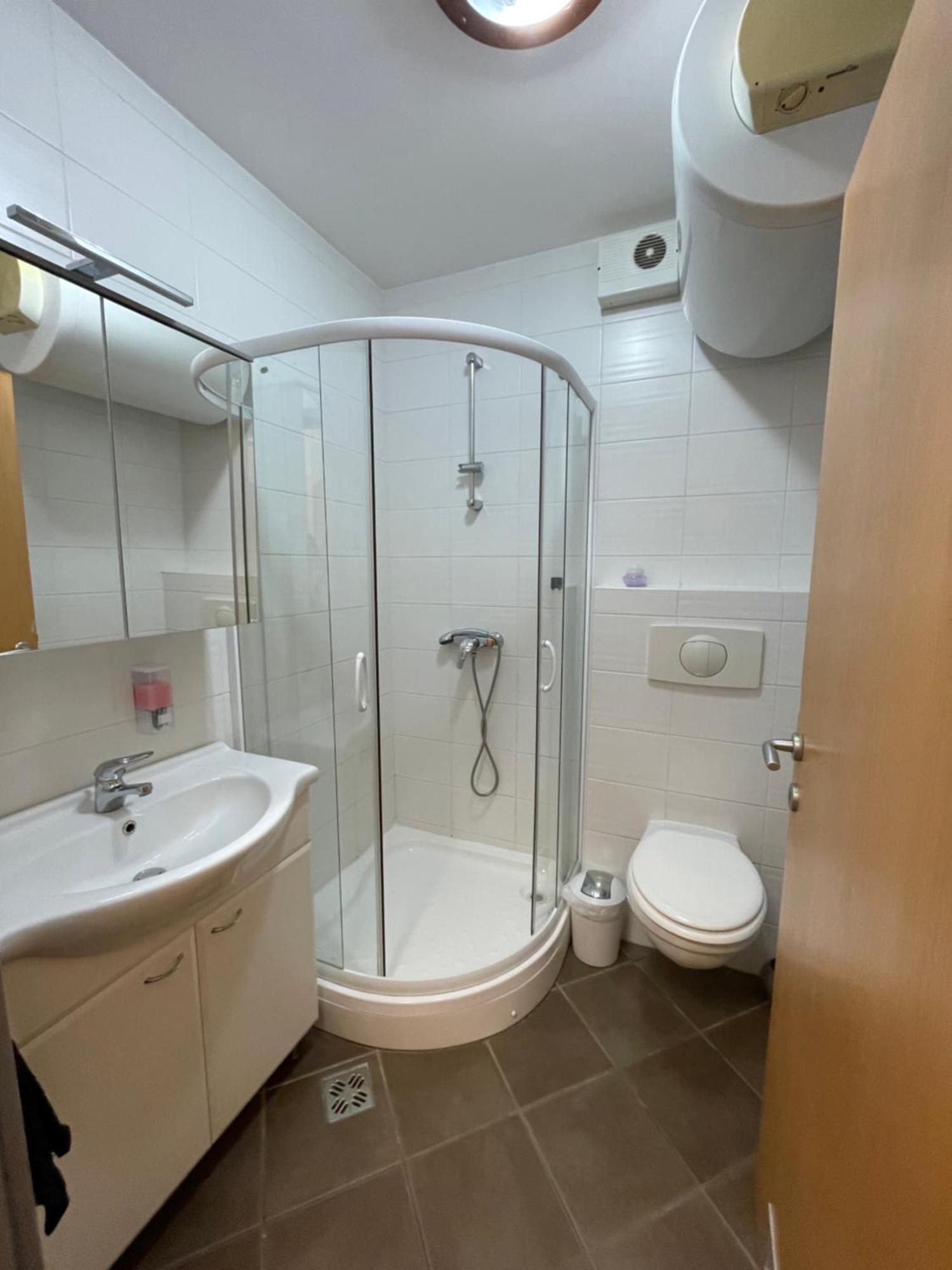 Apartma Ajda *